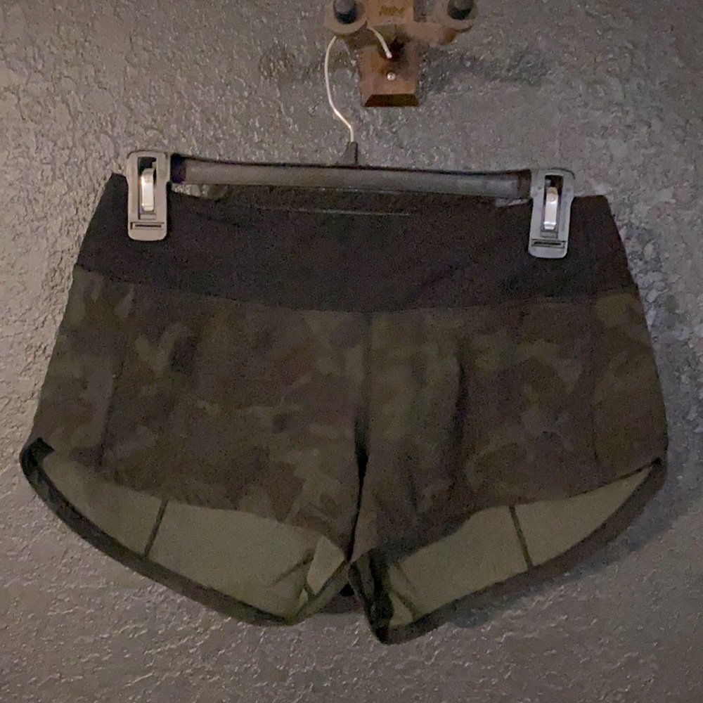2 pairs of Lululemon speed up shorts size 4